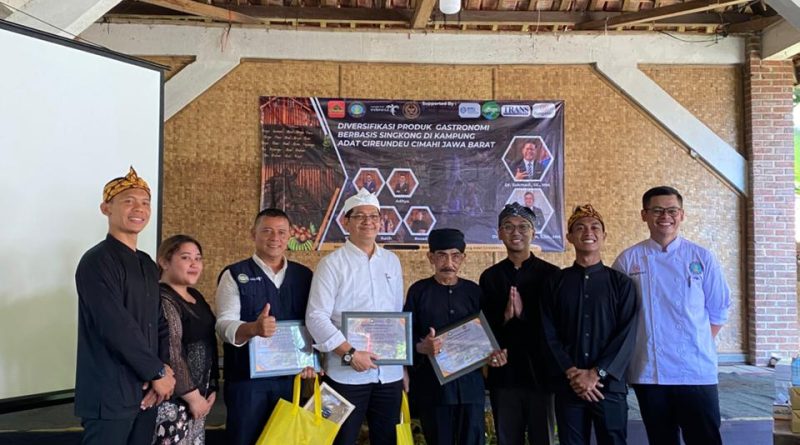 Pascasarjana Poltekpar NHI Bandung Hadirkan Inovasi Wisata Gastronomi Berbasis Singkong di Kampung Adat Cirendeu
