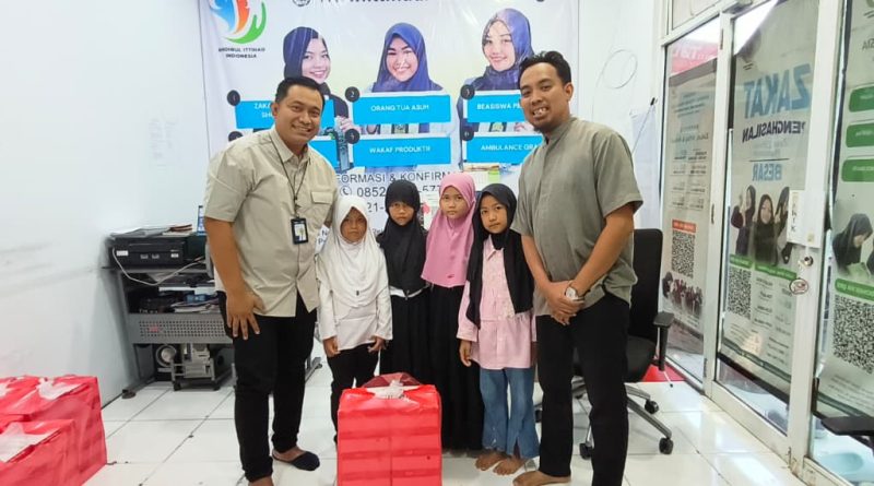 BRI BO Gatot Subroto Tebar 90 Paket Jumat Berkah ke Panti Asuhan Khoirul Ittihad Jakarta